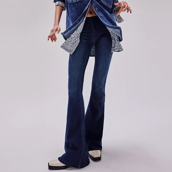 Free People Penny Pull On Flare Jeans Bell Bottoms in Rich Blue Denim - 31 - Picture 1 of 10